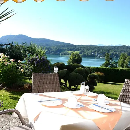Bed & Breakfast Gaestehaus Astrid 3*